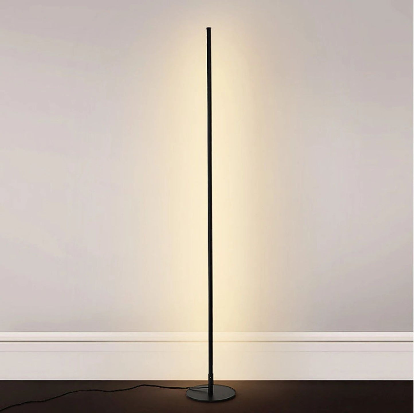 Minimalistische moderne Stehlampe