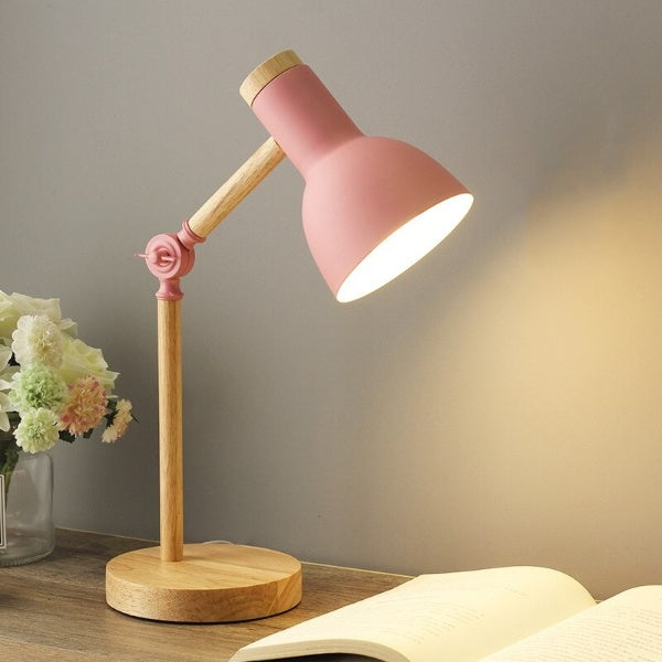Nordische Tischlampe aus Holz
