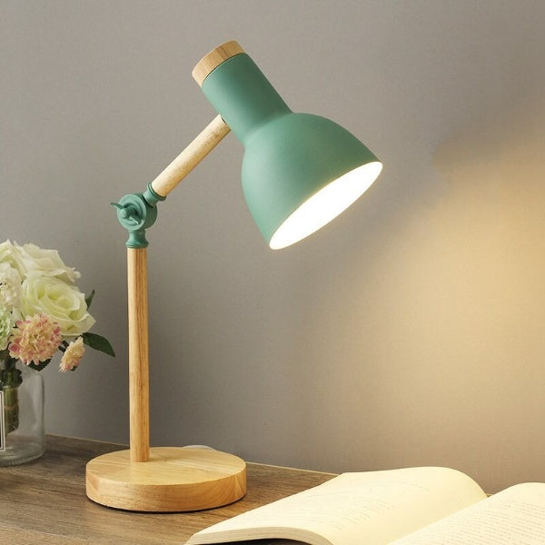 Nordische Tischlampe aus Holz