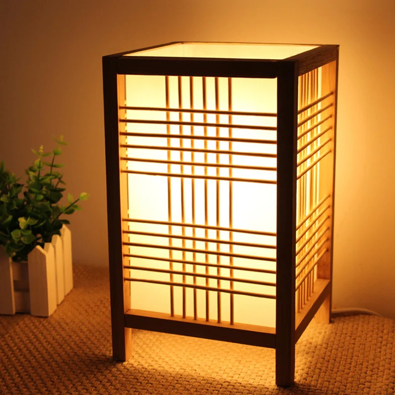 Hikari – Japanische Holzsäulen-Tischlampe