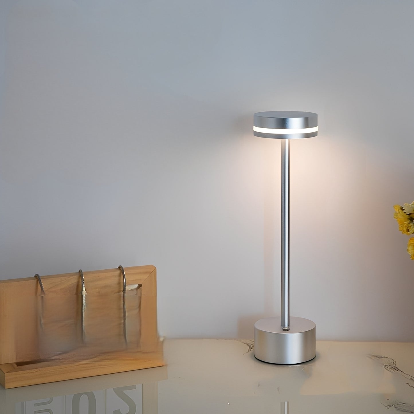 Hoshi – Cosmic Elegance LED-Tischlampe