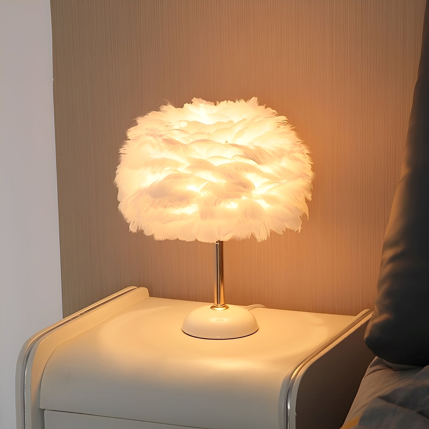 Lanivy – Feder Tischlampe
