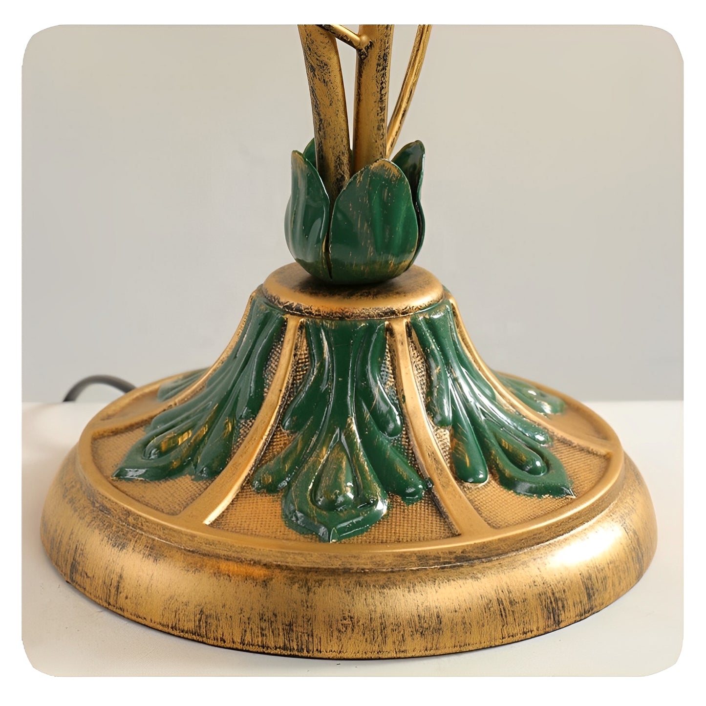 Ella – Französische Blumentischlampe