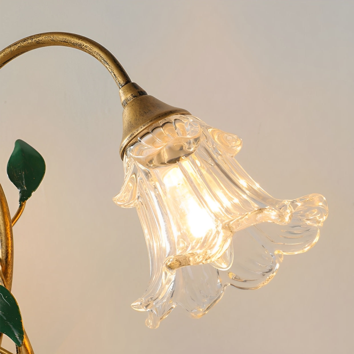 Ella – Französische Blumentischlampe