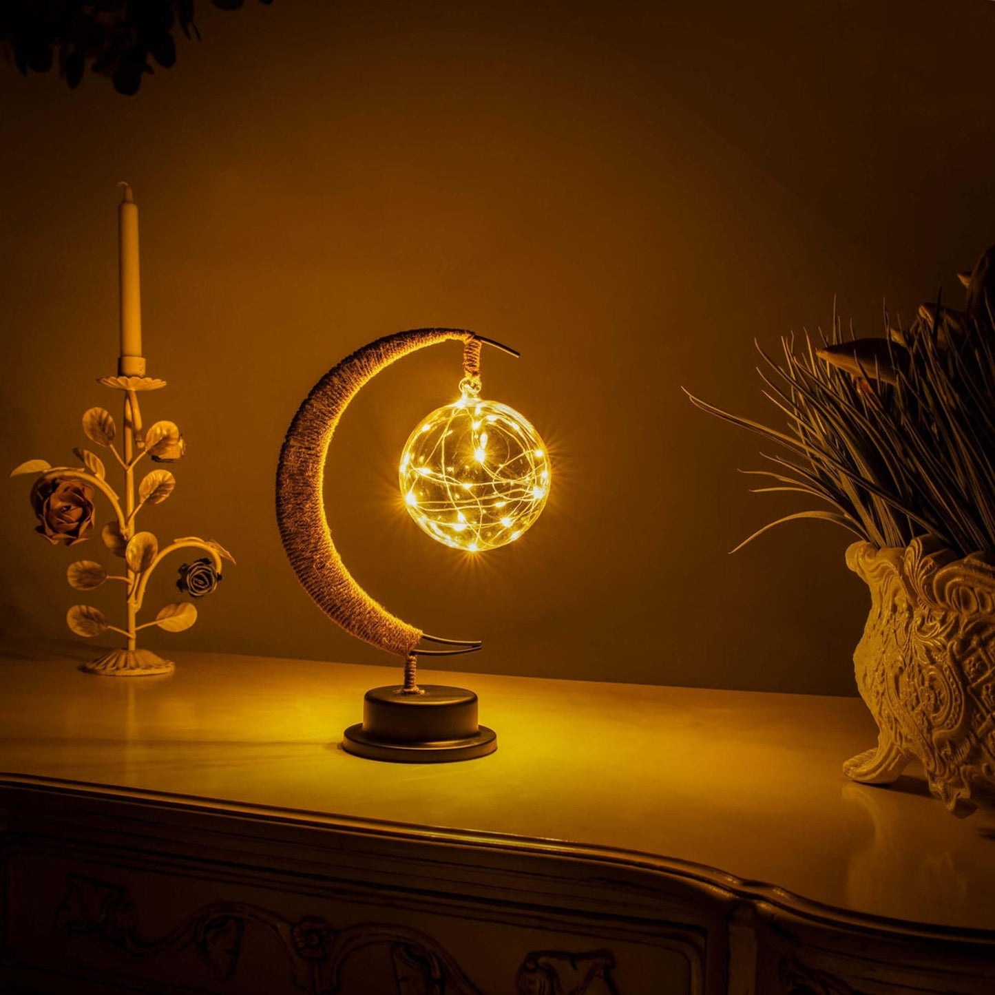 Lunaria – LED-Mondlampe mit Sternenlicht