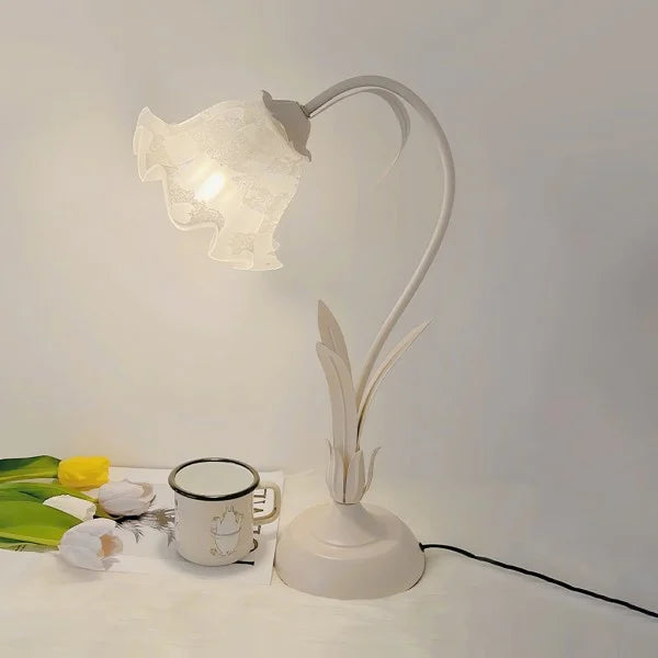 Inga – Verstellbare Blumenlampe im Vintage-Stil