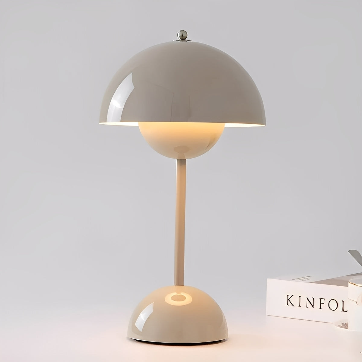 Elina – Elegante Nachttischlampe