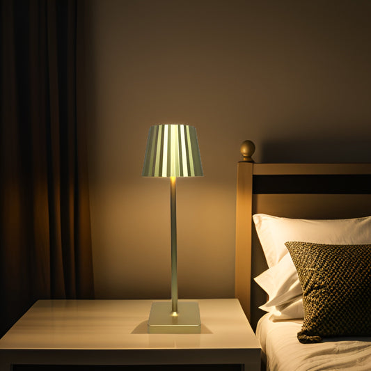NordicTouch – Dimmbare Tischlampe im skandinavischen Stil
